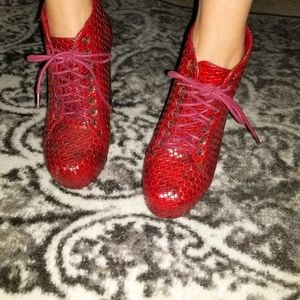 VINTAGE RED SNAKE SKIN TALL SEXY HEELS